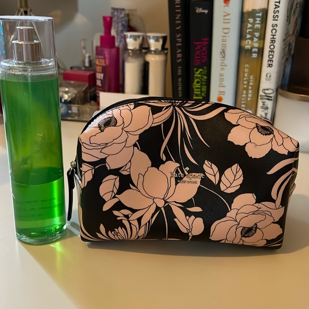 NWT Kate Spade cosmetics bag